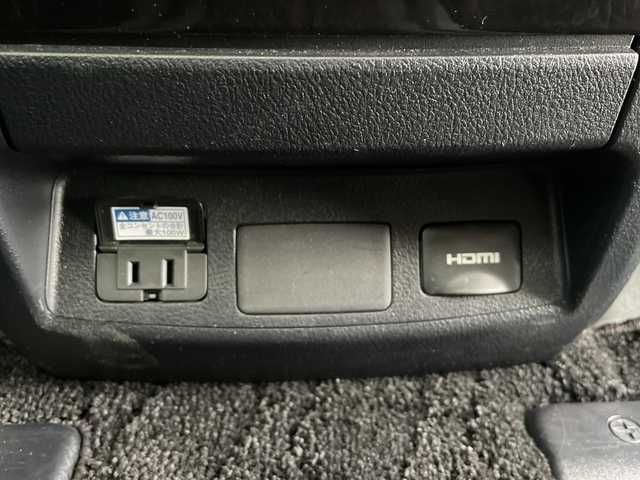 トヨタ アルファード S Cパッケージ 岐阜県 2023(令5)年 4万km ホワイトパールクリスタルシャイン 登録時走行距離40102ｋｍ/ＪＢＬサウンド/ダブルサンルーフ/後席モニター（フリップダウンモニター）/両側パワースライドドア/デジタルインナーミラー/ＬＥＤルームランプ/全方位カメラ（アラウンドビューモニター）/ブラインドスポットモニター/コーナーセンサー前後/電動リアゲート/純正９インチナビ/レーンキープアシスト/ドライブレコーダー/100ｖ電源/ステアリングヒーター/純正フロアマット/純正アルミホイール/前席＋二列目パワーシート/前席シートヒーター/前席エアシート/ビルトインETC/パーキングアシスト/後席サンシェード/ドアバイザー/HDMI/電動リアゲート/フルセグテレビ/オートマチックハイビーム