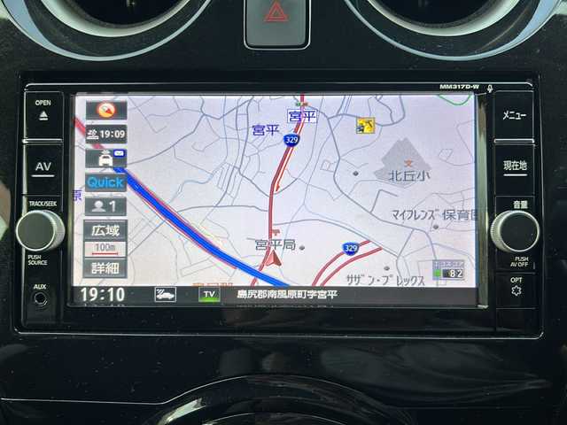 日産 ノート e－パワー X 沖縄県 2017(平29)年 7万km ブリリアントホワイトパール 純正ナビ/（AM/FM/CD/DVD/BT/フルセグＴＶ）/エマジェンシーブレーキ/衝突軽減システム/横滑り防止機能/レーンキープアシスト/ETC/ステアリングスイッチ/バックカメラ/電動格納ミラー/純正フロアマット/オートライト/プッシュスタート