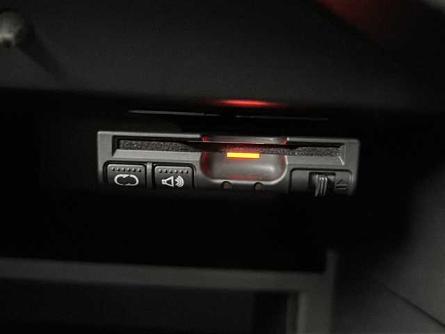 日産 ノート e－パワー X 沖縄県 2017(平29)年 7万km ブリリアントホワイトパール 純正ナビ/（AM/FM/CD/DVD/BT/フルセグＴＶ）/エマジェンシーブレーキ/衝突軽減システム/横滑り防止機能/レーンキープアシスト/ETC/ステアリングスイッチ/バックカメラ/電動格納ミラー/純正フロアマット/オートライト/プッシュスタート