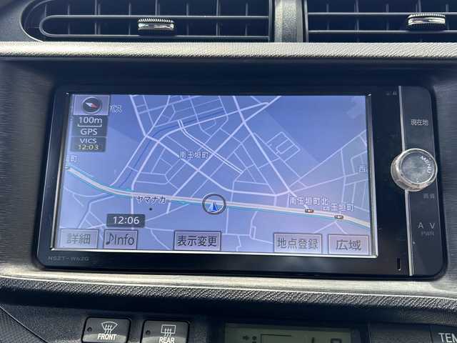 トヨタ アクア G 三重県 2013(平25)年 7.3万km ライムホワイトパールクリスタルシャイン 登録時72680km/ワンオーナー/禁煙車/純正ナビ/（AM/FM/TV/Bluetooth）/ワンセグTV/バックカメラ/ETC/ステアリングスイッチ/プッシュスタート/純正フロアマット/スペアキー