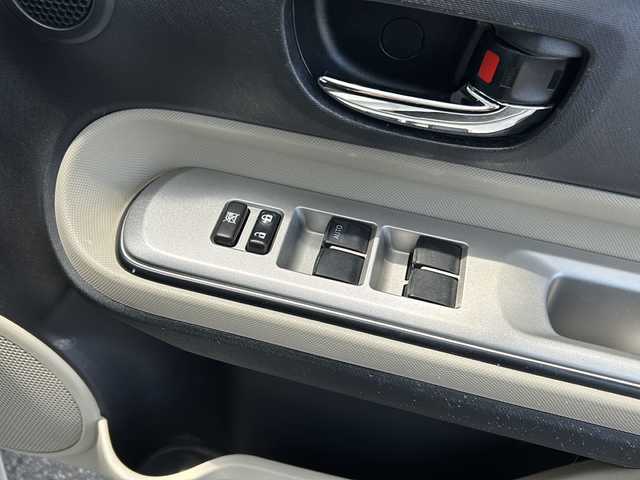 トヨタ アクア G 三重県 2013(平25)年 7.3万km ライムホワイトパールクリスタルシャイン 登録時72680km/ワンオーナー/禁煙車/純正ナビ/（AM/FM/TV/Bluetooth）/ワンセグTV/バックカメラ/ETC/ステアリングスイッチ/プッシュスタート/純正フロアマット/スペアキー