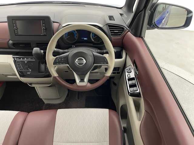 日産 ルークス X 兵庫県 2021(令3)年 0.9万km 青 純正SDナビ/（AM/FM/CD/iPod/Bluetooth/フルセグTV）/・MJ120D-W/アラウンドビューモニター/スマートアシスト/コーナーセンサー（前後）/横滑り防止装置/衝突軽減システム/カーテンエアバッグ/ハーフレザーシート/ビルトインETC/前方ドライブレコーダー/純正14インチアルミホイール/純正フロアマット/スマートキー/アイドリングストップ