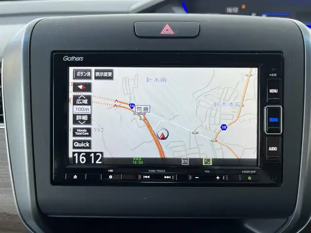 ホンダ フリード G 高知県 2023(令5)年 0.9万km パール メモリナビ/フルセグテレビ/バックカメラ/アイドリングストップ/両側パワースライドドア/Bluetooth接続/ETC/スマートキー/ABS/横滑り防止装置/レーンキープアシスト/盗難防止装置/オートライト/衝突被害軽減システム/純正フロアマット/純正15インチアルミホイール