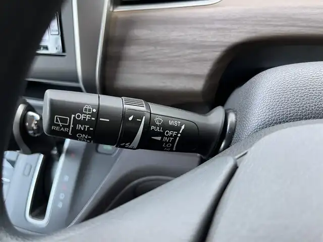 ホンダ フリード G 高知県 2023(令5)年 0.9万km パール メモリナビ/フルセグテレビ/バックカメラ/アイドリングストップ/両側パワースライドドア/Bluetooth接続/ETC/スマートキー/ABS/横滑り防止装置/レーンキープアシスト/盗難防止装置/オートライト/衝突被害軽減システム/純正フロアマット/純正15インチアルミホイール
