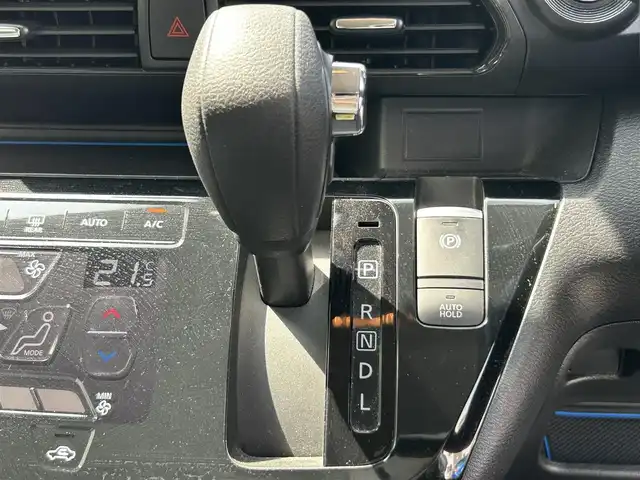 日産 デイズ HWS X プロパイロットED 兵庫県 2019(平31)年 4.8万km オーシャンブルーP 純正9インチメモリーナビ/フルセグTV/CD/DVD/BluetoothSD/FM/AM/アラウンドビューモニター/前ドライブレコーダー/ETC/プロパイロット（高速道路同一車線運転支援技術）/インテリジェント エマージェンシーブレーキ（自動ブレーキ）/車線逸脱防止支援システム/踏み間違い衝突防止アシスト/インテリジェント FCW（前方衝突予測警報）/インテリジェント DA（ふらつき警報）/標識検知機能（進入禁止、最高速度、一時停止）/先行車発進お知らせ/前後クリアランスソナー/ステアリングスイッチ/LEDヘッドライト/フォグランプ/オートライト/電格ミラー/プッシュスタート/オートホールド/革巻きステアリング/ヘッドライトレベライザー/アイドリングストップ/横滑り防止装置/ISOFIX/純正フロアマット/スペアキー1本/新車時保証書