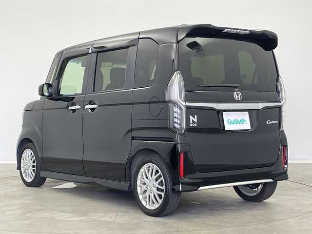 ホンダ Ｎ ＢＯＸ カスタム L ターボ 新潟県 2023(令5)年 4.4万km クリスタルブラックパール 純正メモリナビ/・AM/FM/CD/DVD/Bluetooth/フルセグ/バックモニター/ターボ/両側パワースライドドア/衝突被害軽減システム/レーンキープアシスト/アダプティブクルーズコントロ―ル/ETC/前後ドライブレコーダー/ハーフレザーシート/シートヒーター/純正LEDヘッドライト/オートライト/オートマチックハイビーム/純正フロアマット/純正15インチAW夏タイヤ/パーキングアシスト/ABS/横滑り防止機能/リアコーナーセンサー/オートブレーキホールド/パドルシフト/ステアリングスイッチ/保証書/取扱説明書