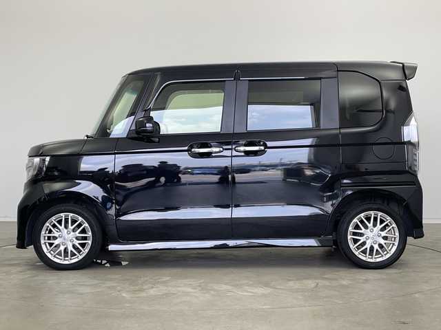 ホンダ Ｎ ＢＯＸ カスタム L ターボ 新潟県 2023(令5)年 4.4万km クリスタルブラックパール 純正メモリナビ/・AM/FM/CD/DVD/Bluetooth/フルセグ/バックモニター/ターボ/両側パワースライドドア/衝突被害軽減システム/レーンキープアシスト/アダプティブクルーズコントロ―ル/ETC/前後ドライブレコーダー/ハーフレザーシート/シートヒーター/純正LEDヘッドライト/オートライト/オートマチックハイビーム/純正フロアマット/純正15インチAW夏タイヤ/パーキングアシスト/ABS/横滑り防止機能/リアコーナーセンサー/オートブレーキホールド/パドルシフト/ステアリングスイッチ/保証書/取扱説明書