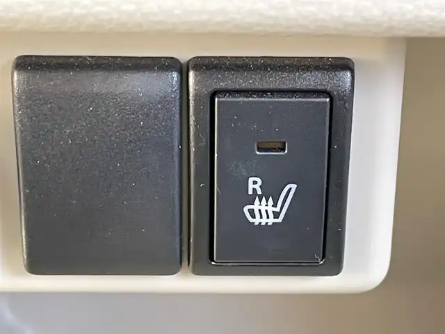 スズキ ラパン L 愛媛県 2020(令2)年 4万km フォーンベージュM 〇純正8インチナビ/〇Bluetooth/〇フルセグTV/〇全方位カメラ/〇ETC/〇セーフティサポート/〇アイドリングストップ/〇オートライト/〇シートヒーター/〇キーレスプッシュスタート/〇禁煙車