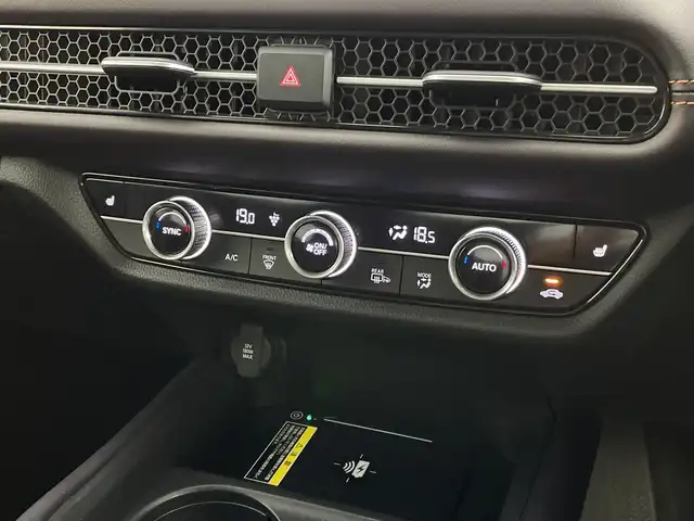ホンダ ＺＲ－Ｖ ハイブリッド e:HEV Z 新潟県 2023(令5)年 3.3万km スーパープラチナグレーメタリック ホンダセンシング/ブラインドスポットインフォメーション/後退出庫サポート/アダプティブドライビングビーム/マルチビューカメラシステム/本革シート/前席パワーシート/前席シートヒーター/BOSEサウンド/ハンズフリーアクセスパワーテールゲート/純正メーカーOPナビ/ビルトインETC2.0/ステアリングスイッチ/ステアリングヒーター/パドルシフト/フルセグTV/置くだけ充電/前後ミラー型ドライブレコーダー/オートライト/LEDヘッドライト/フロアマット