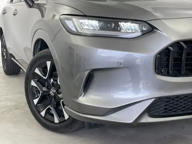 ホンダ ＺＲ－Ｖ ハイブリッド e:HEV Z 新潟県 2023(令5)年 3.3万km スーパープラチナグレーメタリック ホンダセンシング/ブラインドスポットインフォメーション/後退出庫サポート/アダプティブドライビングビーム/マルチビューカメラシステム/本革シート/前席パワーシート/前席シートヒーター/BOSEサウンド/ハンズフリーアクセスパワーテールゲート/純正メーカーOPナビ/ビルトインETC2.0/ステアリングスイッチ/ステアリングヒーター/パドルシフト/フルセグTV/置くだけ充電/前後ミラー型ドライブレコーダー/オートライト/LEDヘッドライト/フロアマット