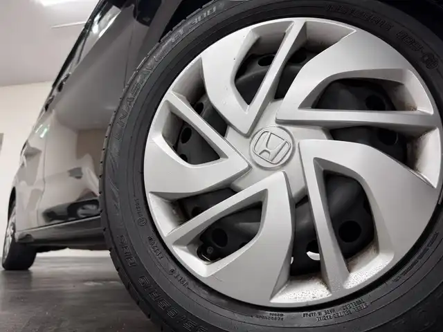 ホンダ フリード G ホンダセンシング 三重県 2020(令2)年 4.8万km クリスタルブラックパール ガソリン/FF/インパネCVT/純正 9インチナビ VXM-217VFNi/（CD/DVD/FM/AM/TV/SD/MusicRack/USB/iPod/Bluetooth/CarPlay）/バックカメラ/両側パワースライドドア/ドライブレコーダー 前後/ビルトイン ETC/Honda SENSING/・衝突軽減ブレーキ［CMBS］/・車線維持支援システム［LKAS］/・アダプティブクルーズコントロール［ACC］/・路外逸脱抑制機能/・標識認識機能/・先行車発進お知らせ機能/・VSA（ABS＋TRC、横すべり抑制）/など/装備/・シートヒーター（D/N）/・オートエアコン/・オートライト/・ステアリングスイッチ/・インフォメーションディスプレイ/・ECONスイッチ/・電動格納ドアミラー/・プッシュスタート/・スマートキーx2/・純正ホイールキャップ＋15インチスチールホイール/・保/取/など