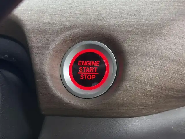 ホンダ フリード G ホンダセンシング 三重県 2020(令2)年 4.8万km クリスタルブラックパール ガソリン/FF/インパネCVT/純正 9インチナビ VXM-217VFNi/（CD/DVD/FM/AM/TV/SD/MusicRack/USB/iPod/Bluetooth/CarPlay）/バックカメラ/両側パワースライドドア/ドライブレコーダー 前後/ビルトイン ETC/Honda SENSING/・衝突軽減ブレーキ［CMBS］/・車線維持支援システム［LKAS］/・アダプティブクルーズコントロール［ACC］/・路外逸脱抑制機能/・標識認識機能/・先行車発進お知らせ機能/・VSA（ABS＋TRC、横すべり抑制）/など/装備/・シートヒーター（D/N）/・オートエアコン/・オートライト/・ステアリングスイッチ/・インフォメーションディスプレイ/・ECONスイッチ/・電動格納ドアミラー/・プッシュスタート/・スマートキーx2/・純正ホイールキャップ＋15インチスチールホイール/・保/取/など