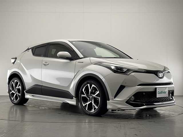 トヨタ Ｃ－ＨＲ G 宮崎県 2017(平29)年 7.8万km ホワイトパールクリスタルシャイン 禁煙車/トヨタセーフティセンス/純正9型ナビTV/（NSZT-Y66T/CD/DVD/Bluetooth/フルセグTV)/純正バックカメラ/純正モデリスタエアロ/純正ビルトイン2.0ETC/純正LEDオートライト/純正LEDフォグ/純正18インチアルミ/純正フロアマット/社外ドライブレコーダー/黒本革シート/アダプティブクルーズコントロール/プリクラッシュセーフティ/レーンディパーチャーアラート/オートマチックハイビーム/ブラインドスポットモニター/クリアランスソナー/電子パーキング/オートホールド/前席シートヒーター/デュアルオートエアコン（ナノイー）/本革巻ハンドル/スマートキー/プッシュエンジンスタート/新車時保証書/取扱い説明書