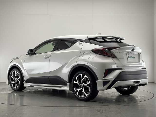 トヨタ Ｃ－ＨＲ G 宮崎県 2017(平29)年 7.8万km ホワイトパールクリスタルシャイン 禁煙車/トヨタセーフティセンス/純正9型ナビTV/（NSZT-Y66T/CD/DVD/Bluetooth/フルセグTV)/純正バックカメラ/純正モデリスタエアロ/純正ビルトイン2.0ETC/純正LEDオートライト/純正LEDフォグ/純正18インチアルミ/純正フロアマット/社外ドライブレコーダー/黒本革シート/アダプティブクルーズコントロール/プリクラッシュセーフティ/レーンディパーチャーアラート/オートマチックハイビーム/ブラインドスポットモニター/クリアランスソナー/電子パーキング/オートホールド/前席シートヒーター/デュアルオートエアコン（ナノイー）/本革巻ハンドル/スマートキー/プッシュエンジンスタート/新車時保証書/取扱い説明書