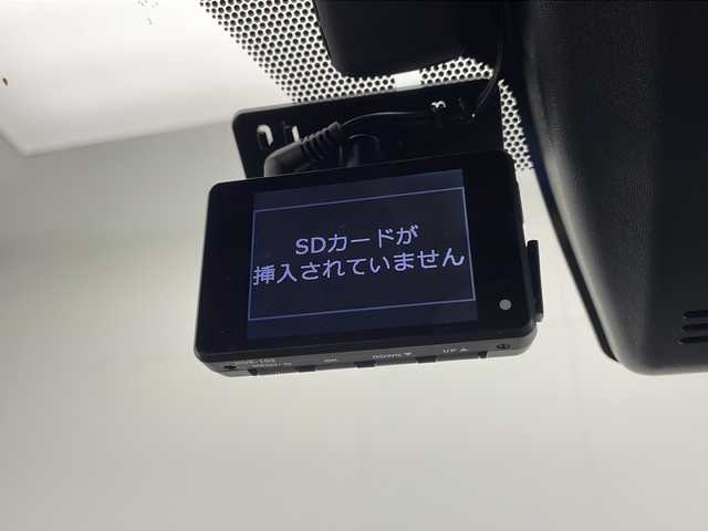 トヨタ Ｃ－ＨＲ G 宮崎県 2017(平29)年 7.8万km ホワイトパールクリスタルシャイン 禁煙車/トヨタセーフティセンス/純正9型ナビTV/（NSZT-Y66T/CD/DVD/Bluetooth/フルセグTV)/純正バックカメラ/純正モデリスタエアロ/純正ビルトイン2.0ETC/純正LEDオートライト/純正LEDフォグ/純正18インチアルミ/純正フロアマット/社外ドライブレコーダー/黒本革シート/アダプティブクルーズコントロール/プリクラッシュセーフティ/レーンディパーチャーアラート/オートマチックハイビーム/ブラインドスポットモニター/クリアランスソナー/電子パーキング/オートホールド/前席シートヒーター/デュアルオートエアコン（ナノイー）/本革巻ハンドル/スマートキー/プッシュエンジンスタート/新車時保証書/取扱い説明書
