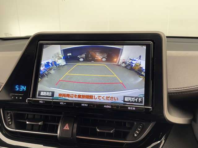 トヨタ Ｃ－ＨＲ G 宮崎県 2017(平29)年 7.8万km ホワイトパールクリスタルシャイン 禁煙車/トヨタセーフティセンス/純正9型ナビTV/（NSZT-Y66T/CD/DVD/Bluetooth/フルセグTV)/純正バックカメラ/純正モデリスタエアロ/純正ビルトイン2.0ETC/純正LEDオートライト/純正LEDフォグ/純正18インチアルミ/純正フロアマット/社外ドライブレコーダー/黒本革シート/アダプティブクルーズコントロール/プリクラッシュセーフティ/レーンディパーチャーアラート/オートマチックハイビーム/ブラインドスポットモニター/クリアランスソナー/電子パーキング/オートホールド/前席シートヒーター/デュアルオートエアコン（ナノイー）/本革巻ハンドル/スマートキー/プッシュエンジンスタート/新車時保証書/取扱い説明書