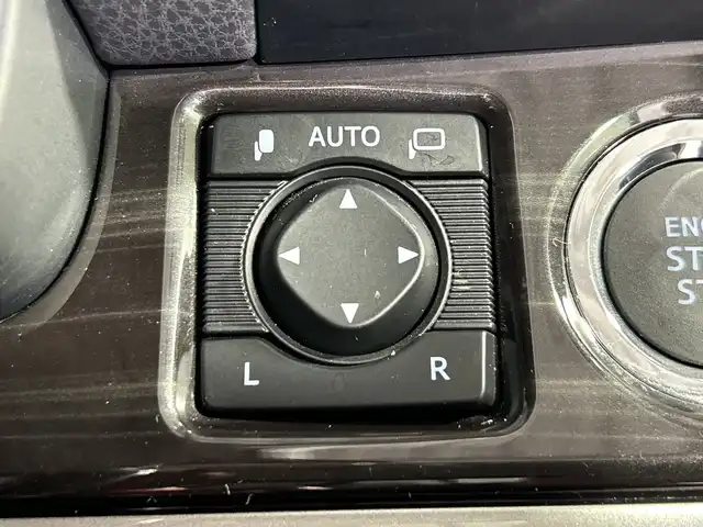 トヨタ クラウン アスリート S-T 神奈川県 2016(平28)年 4.1万km ホワイトパールクリスタルシャイン 純正8型SDナビゲーション/フルセグ　CD DVD　SDREC Bluetooth　USB　AUX　AM　FM/バックカメラ/クルーズコントロール/アイドリングストップ/ECO/SOSコール/純正ビルトインETC/前席パワーシート/革巻きステアリング/パドルシフト/プッシュスタート/スマートキー/純正17インチアルミホイール/純正リアアンダースポイラー/LEDヘッドランプ/LEDフロントフォグランプ/オートライト/スペアキー