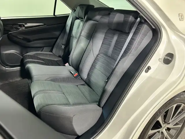 トヨタ クラウン アスリート S-T 神奈川県 2016(平28)年 4.1万km ホワイトパールクリスタルシャイン 純正8型SDナビゲーション/フルセグ　CD DVD　SDREC Bluetooth　USB　AUX　AM　FM/バックカメラ/クルーズコントロール/アイドリングストップ/ECO/SOSコール/純正ビルトインETC/前席パワーシート/革巻きステアリング/パドルシフト/プッシュスタート/スマートキー/純正17インチアルミホイール/純正リアアンダースポイラー/LEDヘッドランプ/LEDフロントフォグランプ/オートライト/スペアキー