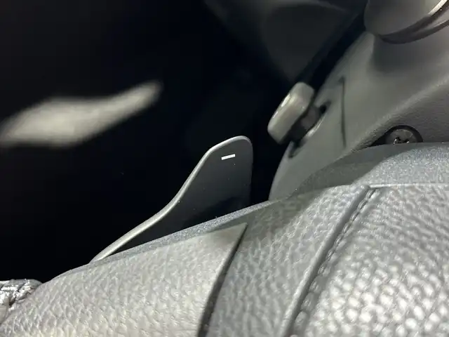 トヨタ クラウン アスリート S-T 神奈川県 2016(平28)年 4.1万km ホワイトパールクリスタルシャイン 純正8型SDナビゲーション/フルセグ　CD DVD　SDREC Bluetooth　USB　AUX　AM　FM/バックカメラ/クルーズコントロール/アイドリングストップ/ECO/SOSコール/純正ビルトインETC/前席パワーシート/革巻きステアリング/パドルシフト/プッシュスタート/スマートキー/純正17インチアルミホイール/純正リアアンダースポイラー/LEDヘッドランプ/LEDフロントフォグランプ/オートライト/スペアキー