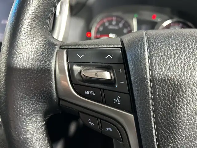 トヨタ クラウン アスリート S-T 神奈川県 2016(平28)年 4.1万km ホワイトパールクリスタルシャイン 純正8型SDナビゲーション/フルセグ　CD DVD　SDREC Bluetooth　USB　AUX　AM　FM/バックカメラ/クルーズコントロール/アイドリングストップ/ECO/SOSコール/純正ビルトインETC/前席パワーシート/革巻きステアリング/パドルシフト/プッシュスタート/スマートキー/純正17インチアルミホイール/純正リアアンダースポイラー/LEDヘッドランプ/LEDフロントフォグランプ/オートライト/スペアキー