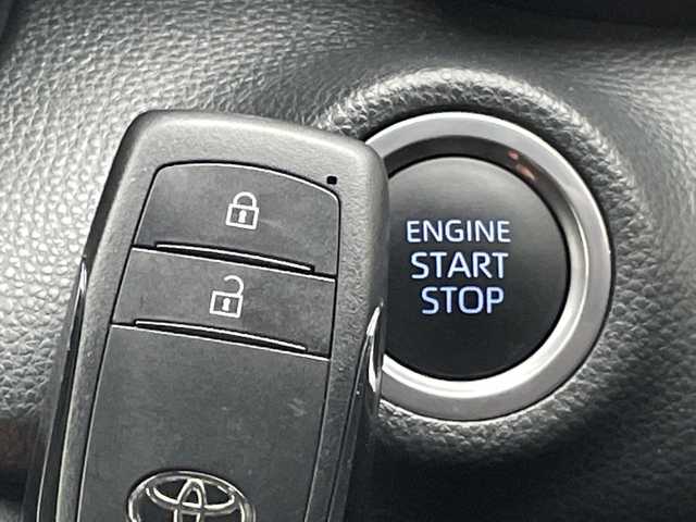 トヨタ ヤリス G 愛知県 2023(令5)年 2.5万km プラチナホワイトパールマイカ トヨタセーフティセンス/純正8型ディスプレイオーディオナビ/CD DVD/Bluetooth/バックカメラ/コーナーセンサー/LEDヘッドライト/レーンキープアシスト/オートマチックハイビーム/ドライブレコーダー/ドライブレコーダー/ETC/衝突軽減システム/スマートキー/プッシュスタート