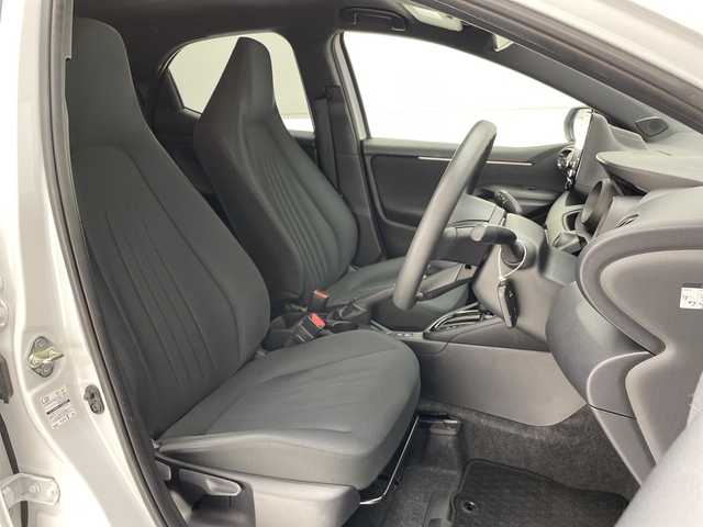 トヨタ ヤリス G 愛知県 2023(令5)年 2.5万km プラチナホワイトパールマイカ トヨタセーフティセンス/純正8型ディスプレイオーディオナビ/CD DVD/Bluetooth/バックカメラ/コーナーセンサー/LEDヘッドライト/レーンキープアシスト/オートマチックハイビーム/ドライブレコーダー/ドライブレコーダー/ETC/衝突軽減システム/スマートキー/プッシュスタート