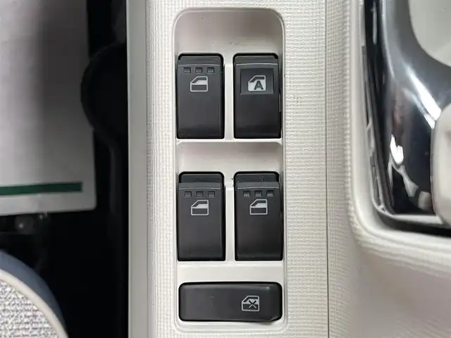 ダイハツ ムーヴ キャンバス ストライプス G ターボ 兵庫県 2023(令5)年 1.3万km シャイニングホワイトパール/スムーズグレーマイカメタリック 純正ディスプレイオーディオ/Bluetooth接続/両側パワースライドドア/フルセグTV/バックカメラ/AppleCarPlay/アンドロイドオート/ワイヤレス充電/保温カップホルダー/シートヒーター/追従有クルーズコントロール/ステアリングリモコン/HDMI/USB/ETC/純正フロアマット/LEDヘッドライト