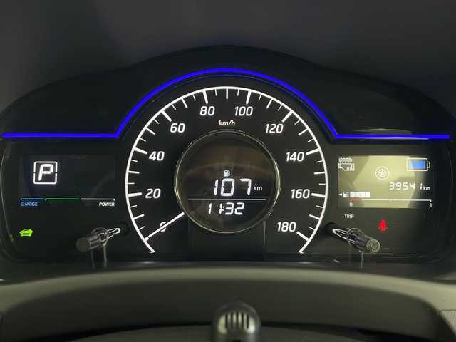 日産 ノート e－パワー X FOUR 秋田県 2020(令2)年 4万km スーパーブラック ４WD/純正SDナビ(Bluetooth/CD/フルセグ)/バックカメラ/ETC/前方ドライブレコーダー/純正AW/レーンキープアシスト/衝突被害軽減システム/前後コーナーセンサー/クリアランスソナー/パートタイム４WD切り替えスイッチ/ハロゲンヘッドライト/スマートキー/スペアキー