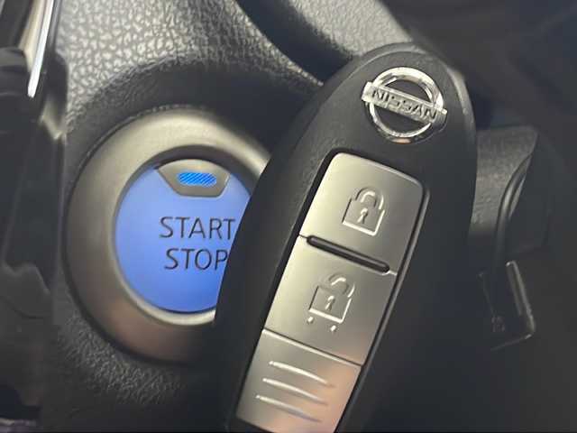 日産 ノート e－パワー X FOUR 秋田県 2020(令2)年 4万km スーパーブラック ４WD/純正SDナビ(Bluetooth/CD/フルセグ)/バックカメラ/ETC/前方ドライブレコーダー/純正AW/レーンキープアシスト/衝突被害軽減システム/前後コーナーセンサー/クリアランスソナー/パートタイム４WD切り替えスイッチ/ハロゲンヘッドライト/スマートキー/スペアキー