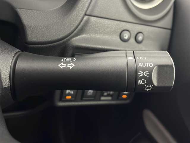 日産 ノート e－パワー X FOUR 秋田県 2020(令2)年 4万km スーパーブラック ４WD/純正SDナビ(Bluetooth/CD/フルセグ)/バックカメラ/ETC/前方ドライブレコーダー/純正AW/レーンキープアシスト/衝突被害軽減システム/前後コーナーセンサー/クリアランスソナー/パートタイム４WD切り替えスイッチ/ハロゲンヘッドライト/スマートキー/スペアキー