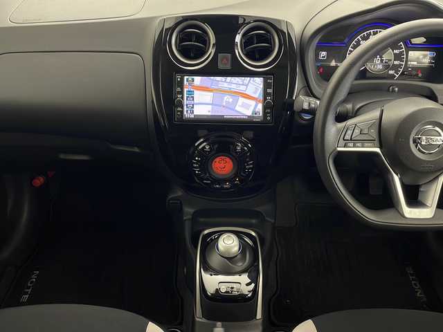 日産 ノート e－パワー X FOUR 秋田県 2020(令2)年 4万km スーパーブラック ４WD/純正SDナビ(Bluetooth/CD/フルセグ)/バックカメラ/ETC/前方ドライブレコーダー/純正AW/レーンキープアシスト/衝突被害軽減システム/前後コーナーセンサー/クリアランスソナー/パートタイム４WD切り替えスイッチ/ハロゲンヘッドライト/スマートキー/スペアキー