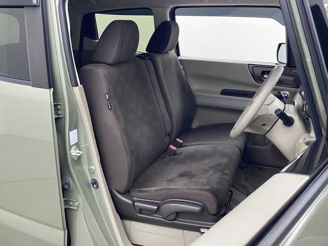 日産 ノート e－パワー X FOUR 秋田県 2020(令2)年 4万km スーパーブラック ４WD/純正SDナビ(Bluetooth/CD/フルセグ)/バックカメラ/ETC/前方ドライブレコーダー/純正AW/レーンキープアシスト/衝突被害軽減システム/前後コーナーセンサー/クリアランスソナー/パートタイム４WD切り替えスイッチ/ハロゲンヘッドライト/スマートキー/スペアキー