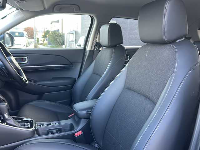 ホンダ ヴェゼル ハイブリッド e:HEV Z 秋田県 2023(令5)年 3.1万km グレー 社外メモリナビ/社外BT、CD、DVD、TV/純正18インチAW/バックカメラ/前後コーナーセンサー/パワーバックドア/ETC/スペアキー/保証書、取説