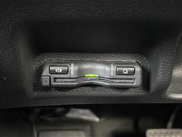 ホンダ ヴェゼル ハイブリッド e:HEV Z 秋田県 2023(令5)年 3.1万km グレー 社外メモリナビ/社外BT、CD、DVD、TV/純正18インチAW/バックカメラ/前後コーナーセンサー/パワーバックドア/ETC/スペアキー/保証書、取説