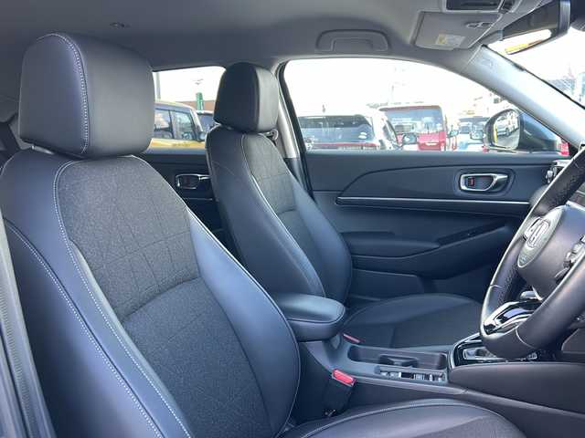 ホンダ ヴェゼル ハイブリッド e:HEV Z 秋田県 2023(令5)年 3.1万km グレー 社外メモリナビ/社外BT、CD、DVD、TV/純正18インチAW/バックカメラ/前後コーナーセンサー/パワーバックドア/ETC/スペアキー/保証書、取説