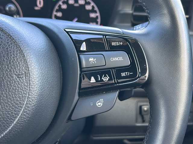 ホンダ ヴェゼル ハイブリッド e:HEV Z 秋田県 2023(令5)年 3.1万km グレー 社外メモリナビ/社外BT、CD、DVD、TV/純正18インチAW/バックカメラ/前後コーナーセンサー/パワーバックドア/ETC/スペアキー/保証書、取説