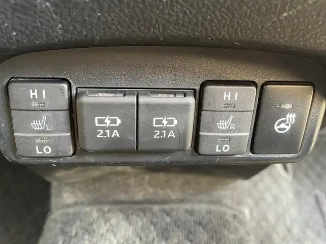 トヨタ シエンタ ハイブリッド G クエロ 福岡県 2019(令1)年 5.6万km ヴィンテージブラウンパールクリスタルシャイン 純正9型SDナビ【フルセグTV・CD・DVD・BT】 全方位バックカメラ トヨタセーフティー コーナーセンサー 両側パワスラ クルーズコントロール ドライブレコーダー【前後】 ETC USBポート 純正LEDヘッドライト 純正15インチアルミホイール 純正フロアマット プッシュスタート スマートキー