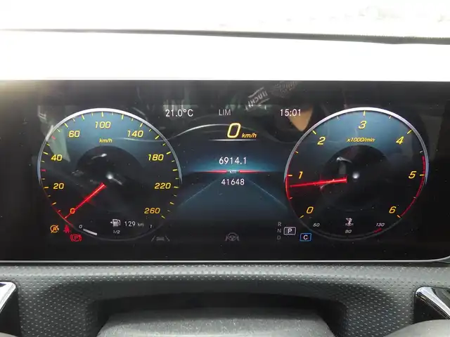 メルセデス・ベンツ Ｍ・ベンツ Ａ２００ｄ AMGライン 千葉県 2019(令1)年 4.2万km コスモスブラック アクティブブレーキアシスト/アクティブレーンキーピングアシスト/レーンチェンジアシスト/ブラインドスポットアシスト/アテンションアシスト/ディストロニック/純正ナビ/地デジTV/【Bluetooth接続】/バックカメラ/ドライブレコーダー（前後撮影）/革巻きステアリング/ステアリングスイッチ/ETC/LEDヘッドライト/ウインカーミラー/パークトロニック/純正18インチアルミホイル/サイド/カーテンエアバッグ/キーレスゴー