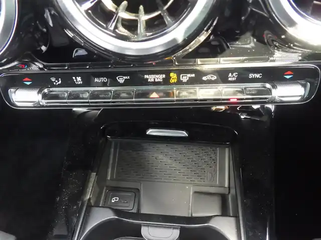 メルセデス・ベンツ Ｍ・ベンツ Ａ２００ｄ AMGライン 千葉県 2019(令1)年 4.2万km コスモスブラック アクティブブレーキアシスト/アクティブレーンキーピングアシスト/レーンチェンジアシスト/ブラインドスポットアシスト/アテンションアシスト/ディストロニック/純正ナビ/地デジTV/【Bluetooth接続】/バックカメラ/ドライブレコーダー（前後撮影）/革巻きステアリング/ステアリングスイッチ/ETC/LEDヘッドライト/ウインカーミラー/パークトロニック/純正18インチアルミホイル/サイド/カーテンエアバッグ/キーレスゴー