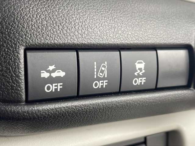 スズキ スイフト HYBRID MZ 愛知県 2024(令6)年 0.3万km プレミアムシルバーメタリック 禁煙車/純正ディスプレイオーディオ/(AM/FM/BT/USB/ipod/スマートフォンリンク)/クルーズコントロール/パドルシフト/シートヒーター/デュアルブレーキサポートII/コーナーセンサー/アイドリングストップ/レーンキープアシスト/横滑り防止装置/BSM/LEDヘッドライト/フロントフォグランプ/オートライト/シートヒーター/電動パーキング/オートブレーキサポート/純正フロアマット/ISOFIX/トノカバー/オートリトラウィンカーミラー/プッシュスタート/スマートキー/スペアキー