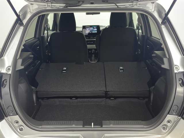 スズキ スイフト HYBRID MZ 愛知県 2024(令6)年 0.3万km プレミアムシルバーメタリック 禁煙車/純正ディスプレイオーディオ/(AM/FM/BT/USB/ipod/スマートフォンリンク)/クルーズコントロール/パドルシフト/シートヒーター/デュアルブレーキサポートII/コーナーセンサー/アイドリングストップ/レーンキープアシスト/横滑り防止装置/BSM/LEDヘッドライト/フロントフォグランプ/オートライト/シートヒーター/電動パーキング/オートブレーキサポート/純正フロアマット/ISOFIX/トノカバー/オートリトラウィンカーミラー/プッシュスタート/スマートキー/スペアキー