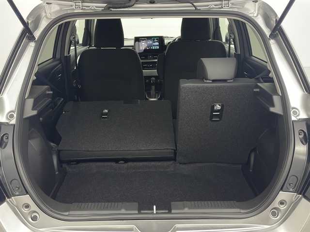 スズキ スイフト HYBRID MZ 愛知県 2024(令6)年 0.3万km プレミアムシルバーメタリック 禁煙車/純正ディスプレイオーディオ/(AM/FM/BT/USB/ipod/スマートフォンリンク)/クルーズコントロール/パドルシフト/シートヒーター/デュアルブレーキサポートII/コーナーセンサー/アイドリングストップ/レーンキープアシスト/横滑り防止装置/BSM/LEDヘッドライト/フロントフォグランプ/オートライト/シートヒーター/電動パーキング/オートブレーキサポート/純正フロアマット/ISOFIX/トノカバー/オートリトラウィンカーミラー/プッシュスタート/スマートキー/スペアキー