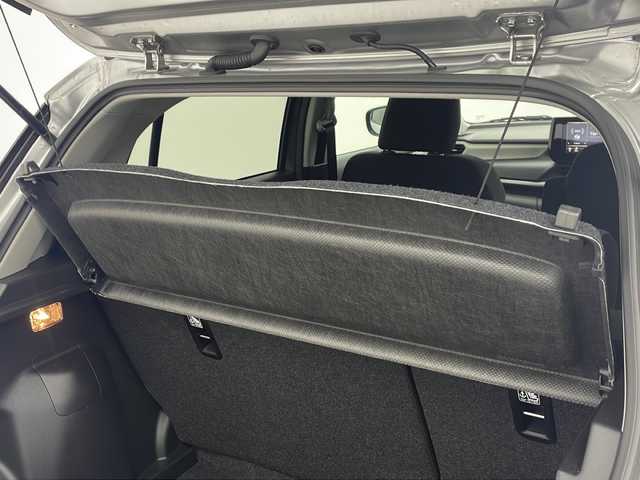 スズキ スイフト HYBRID MZ 愛知県 2024(令6)年 0.3万km プレミアムシルバーメタリック 禁煙車/純正ディスプレイオーディオ/(AM/FM/BT/USB/ipod/スマートフォンリンク)/クルーズコントロール/パドルシフト/シートヒーター/デュアルブレーキサポートII/コーナーセンサー/アイドリングストップ/レーンキープアシスト/横滑り防止装置/BSM/LEDヘッドライト/フロントフォグランプ/オートライト/シートヒーター/電動パーキング/オートブレーキサポート/純正フロアマット/ISOFIX/トノカバー/オートリトラウィンカーミラー/プッシュスタート/スマートキー/スペアキー