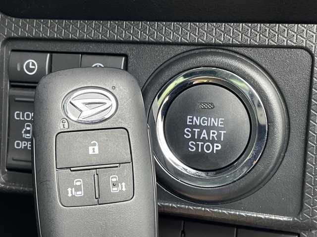 ダイハツ タント ファンクロス 新潟県 2024(令6)年 0.3万km シャイニングホワイトパール 4WD/衝突軽減ブレーキ/両側パワースライドドア/コーナーセンサー/前席シートヒーター/オートライト/オートハイビーム/LEDヘッドライト/プッシュスタート/オートブレーキホールド/アイドリングストップ/オートドアミラー/純正フロアマット