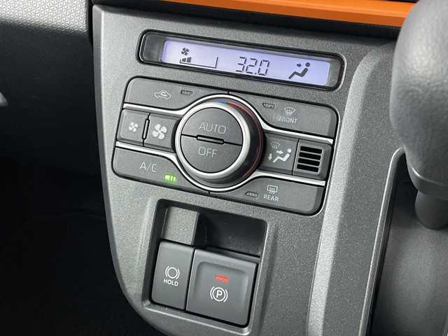 ダイハツ タント ファンクロス 新潟県 2024(令6)年 0.3万km シャイニングホワイトパール 4WD/衝突軽減ブレーキ/両側パワースライドドア/コーナーセンサー/前席シートヒーター/オートライト/オートハイビーム/LEDヘッドライト/プッシュスタート/オートブレーキホールド/アイドリングストップ/オートドアミラー/純正フロアマット