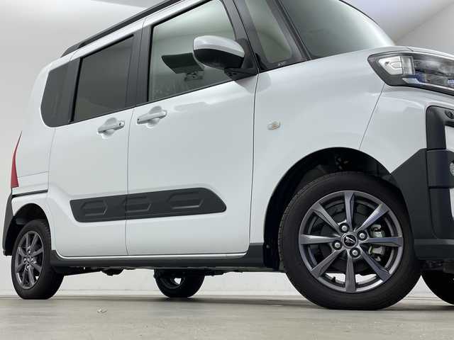 ダイハツ タント ファンクロス 新潟県 2024(令6)年 0.3万km シャイニングホワイトパール 4WD/衝突軽減ブレーキ/両側パワースライドドア/コーナーセンサー/前席シートヒーター/オートライト/オートハイビーム/LEDヘッドライト/プッシュスタート/オートブレーキホールド/アイドリングストップ/オートドアミラー/純正フロアマット