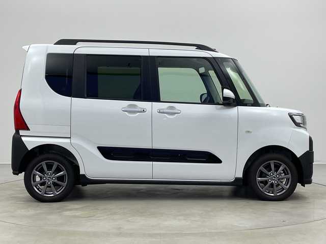 ダイハツ タント ファンクロス 新潟県 2024(令6)年 0.3万km シャイニングホワイトパール 4WD/衝突軽減ブレーキ/両側パワースライドドア/コーナーセンサー/前席シートヒーター/オートライト/オートハイビーム/LEDヘッドライト/プッシュスタート/オートブレーキホールド/アイドリングストップ/オートドアミラー/純正フロアマット