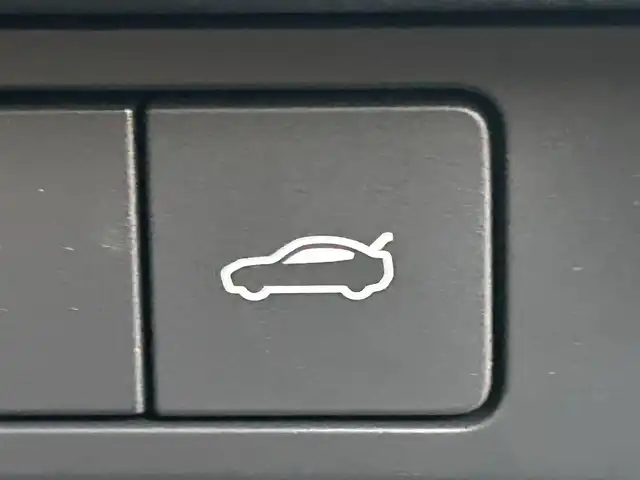 マツダ マツダ３セダン XD プロアクティブ 岡山県 2022(令4)年 0.8万km スノーフレイクホワイトパールマイカ 登録時走行距離7837km/純正ナビ/バックカメラ/ビルトインＥＴＣ/ブラインドスポットモニター/ヘッドアップディスプレイ/i-ACTIVSENSE/レーダークルーズコントロール/コーナーセンサー/衝突被害軽減ブレーキ/アイドリングストップ/横滑り防止装置/オートマチックハイビーム/電子パーキング/オートブレーキホールド/USB端子/純正フロアマット/18インチ純正ＡＷ