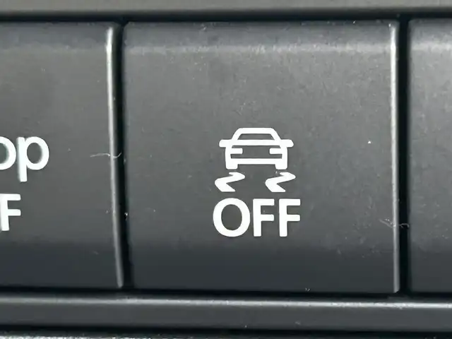 マツダ マツダ３セダン XD プロアクティブ 岡山県 2022(令4)年 0.8万km スノーフレイクホワイトパールマイカ 登録時走行距離7837km/純正ナビ/バックカメラ/ビルトインＥＴＣ/ブラインドスポットモニター/ヘッドアップディスプレイ/i-ACTIVSENSE/レーダークルーズコントロール/コーナーセンサー/衝突被害軽減ブレーキ/アイドリングストップ/横滑り防止装置/オートマチックハイビーム/電子パーキング/オートブレーキホールド/USB端子/純正フロアマット/18インチ純正ＡＷ