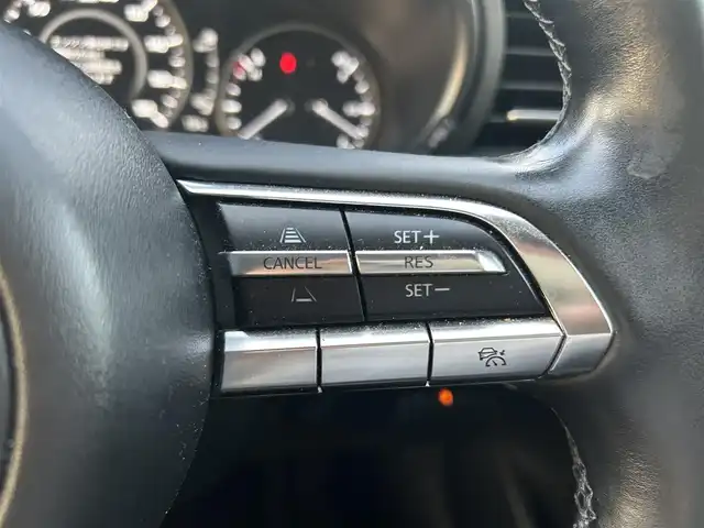 マツダ マツダ３セダン XD プロアクティブ 岡山県 2022(令4)年 0.8万km スノーフレイクホワイトパールマイカ 登録時走行距離7837km/純正ナビ/バックカメラ/ビルトインＥＴＣ/ブラインドスポットモニター/ヘッドアップディスプレイ/i-ACTIVSENSE/レーダークルーズコントロール/コーナーセンサー/衝突被害軽減ブレーキ/アイドリングストップ/横滑り防止装置/オートマチックハイビーム/電子パーキング/オートブレーキホールド/USB端子/純正フロアマット/18インチ純正ＡＷ